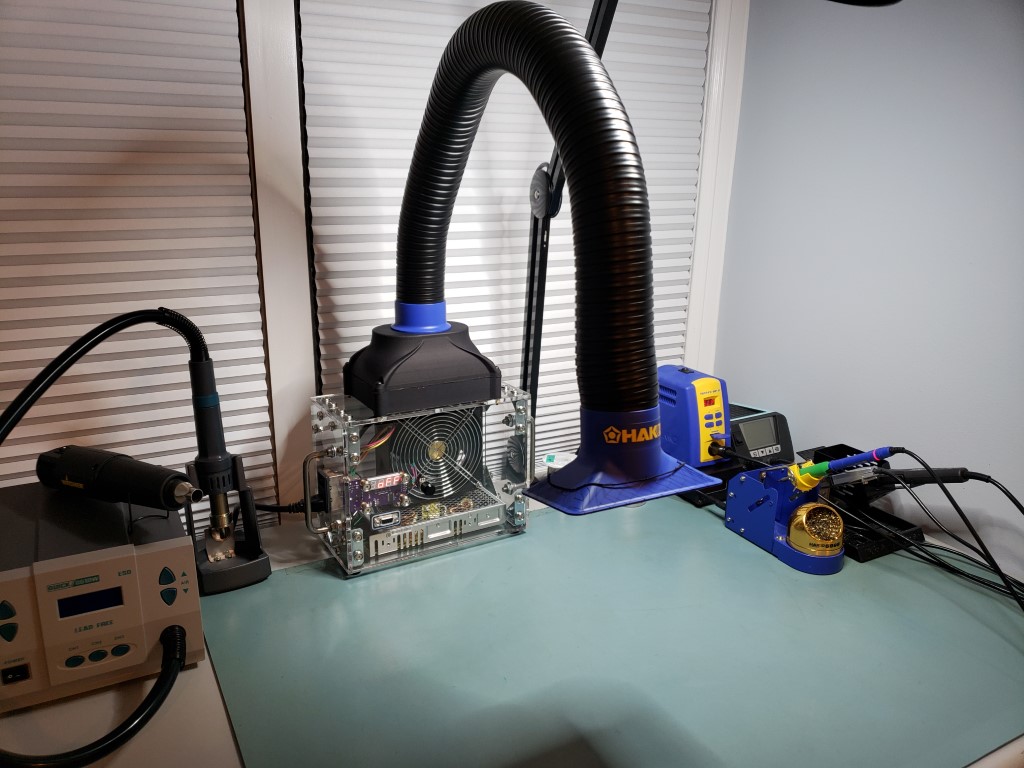 nacisnij pompkę na rozgrzanym lutowiu