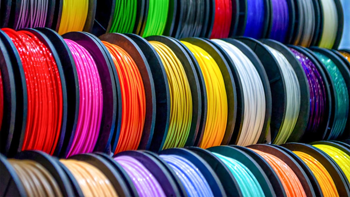 Szczegółowa figurka smoka wydrukowana z matowego szarego filamentu PLA